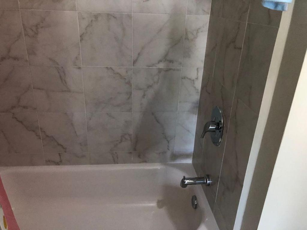 Lovely 2 Bedroom C̅ Netflix Across National Stadium Kingston Exterior photo