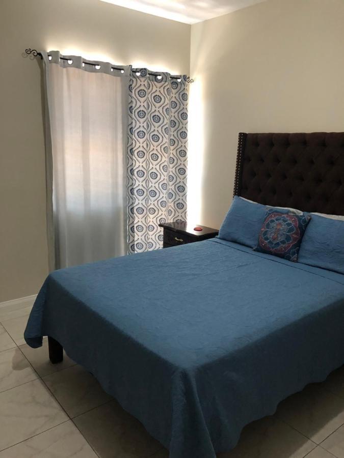 Lovely 2 Bedroom C̅ Netflix Across National Stadium Kingston Exterior photo