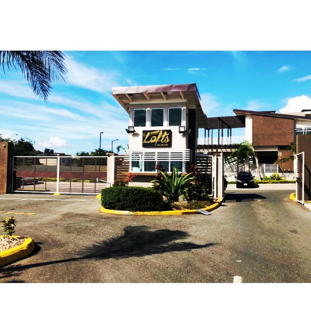 Lovely 2 Bedroom C̅ Netflix Across National Stadium Kingston Exterior photo
